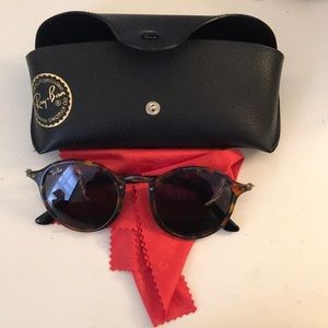 Ray Ban round fleck sunglasses
